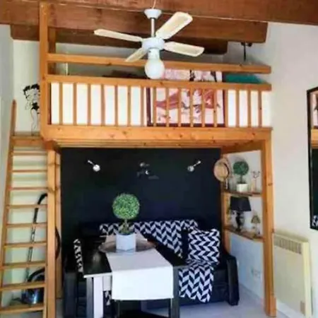 Дом отдыха Maison D'une Avec Piscine Partagee Et Jardin Clos A